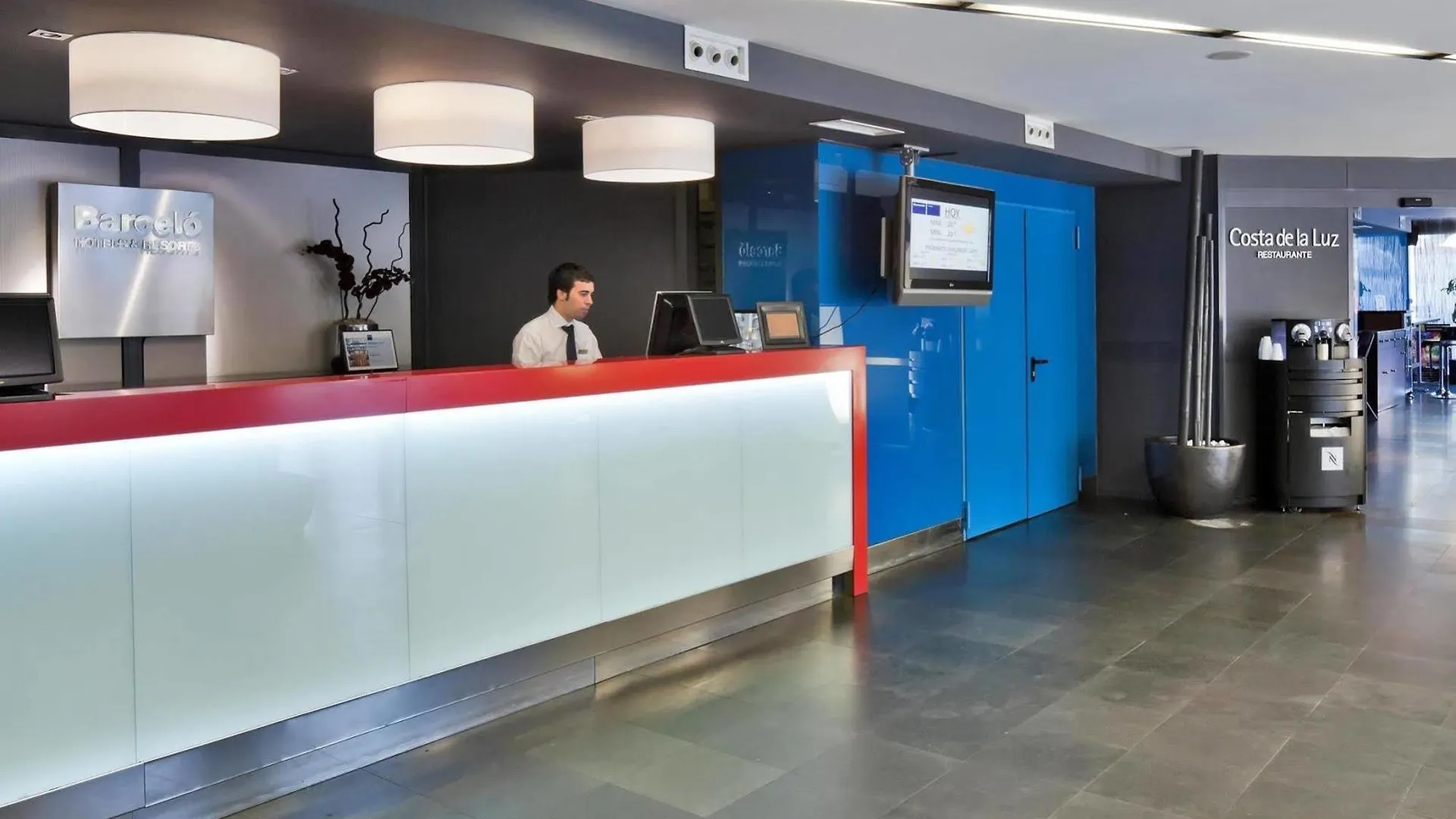 Occidental Cadiz Otel 4*,